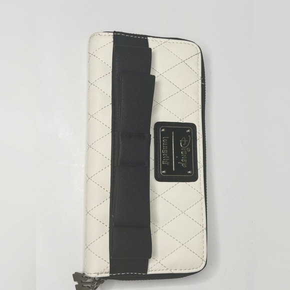 Loungefly x Disney Princess Silhouette Quilted Zip-Around Wallet – NWOT - Picture 5 of 6
